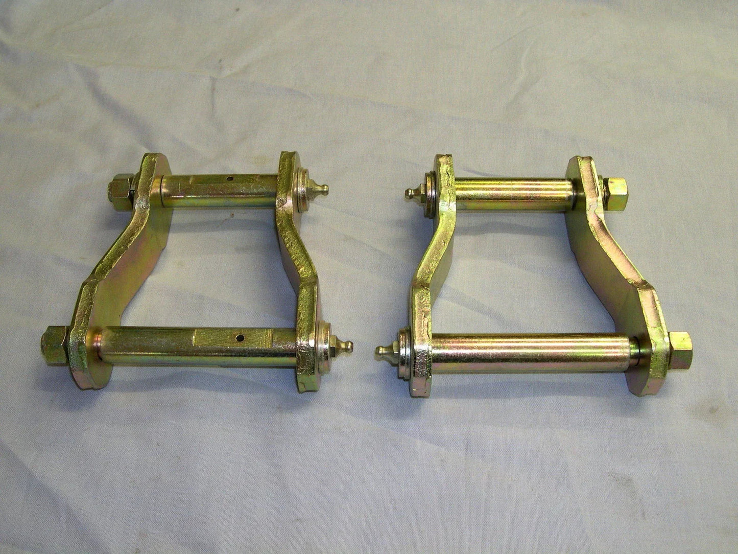 Rear Greasable Spring Shackles for Isuzu D-Max (2012-2020)