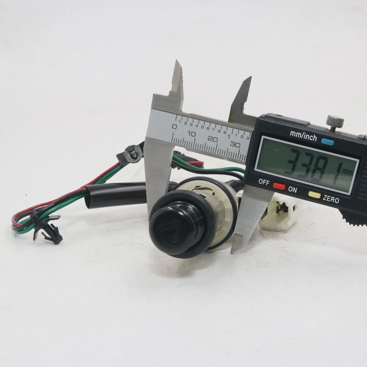 Cigarette Lighter Switch for Toyota HiluxMK6 SR5 Champ 2004-2015