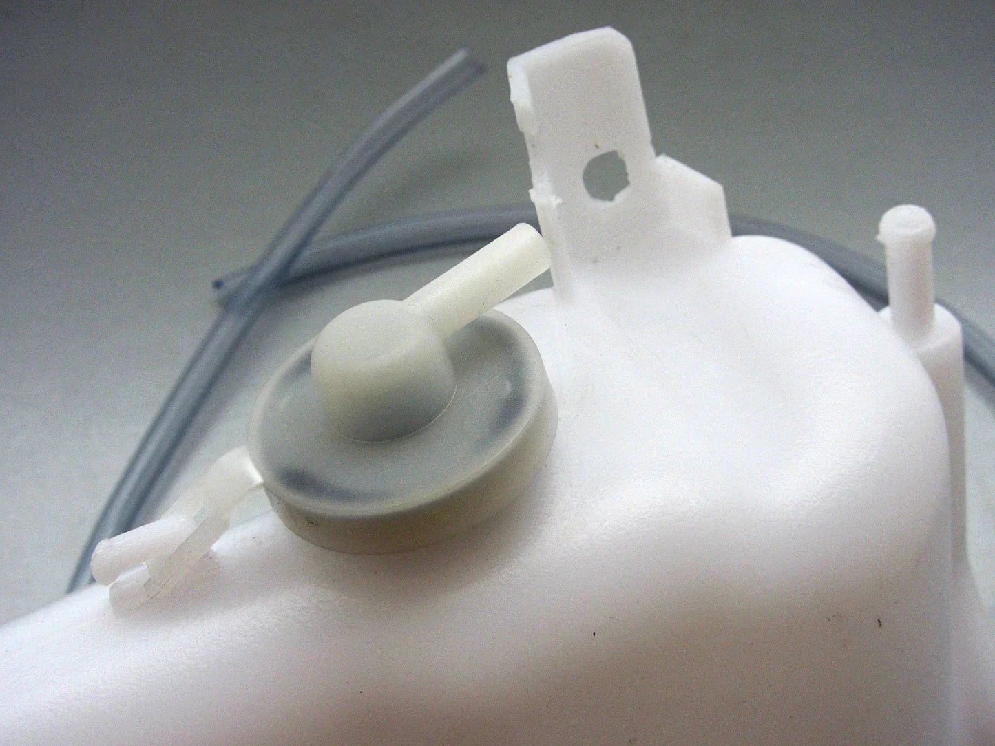 Isuzu D-Max Holden Rodeo Radiator Overflow Bottle Tank (2002-2012)