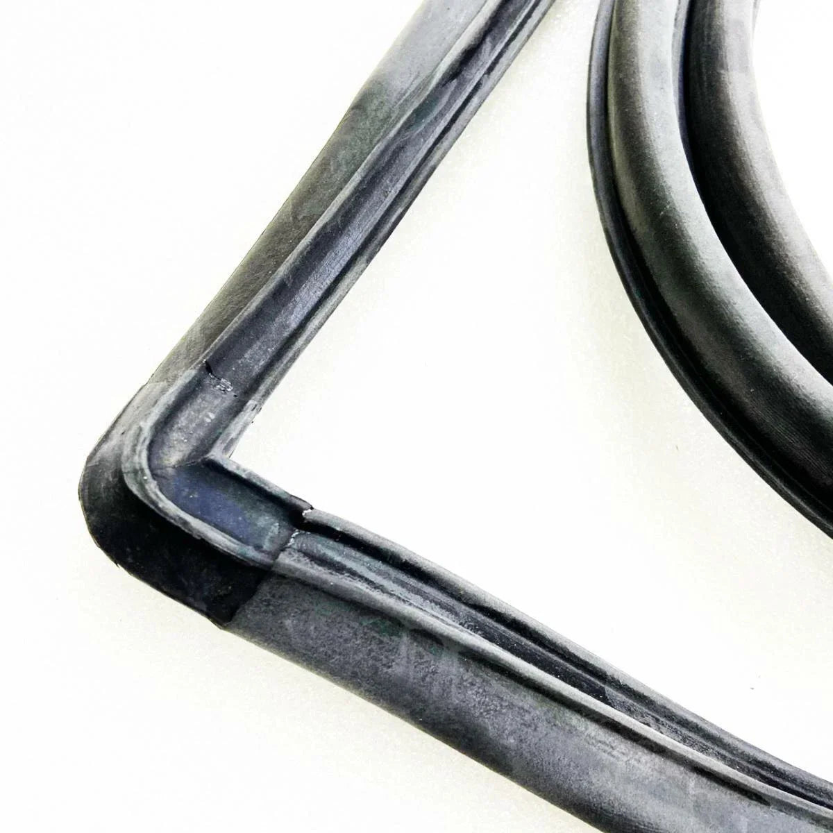 Door Rubber Seal Rear RH Fits Toyota Corolla KE30 KE55 TE31 4D SED 1974-79 D06