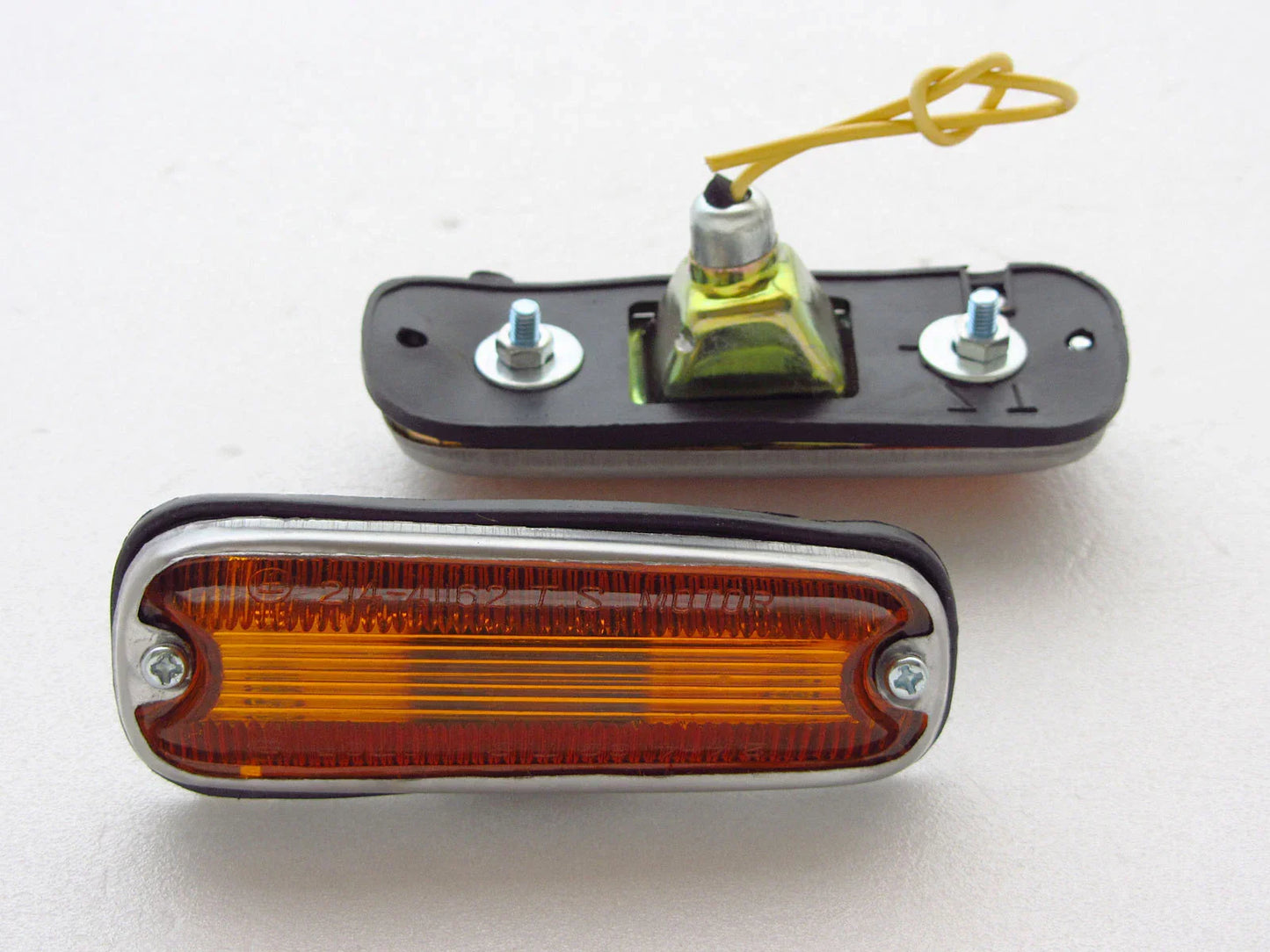 Side Guard Turn Signal Lights for Mazda RX2 1000 Ute 1200 1300 (1970-1978)