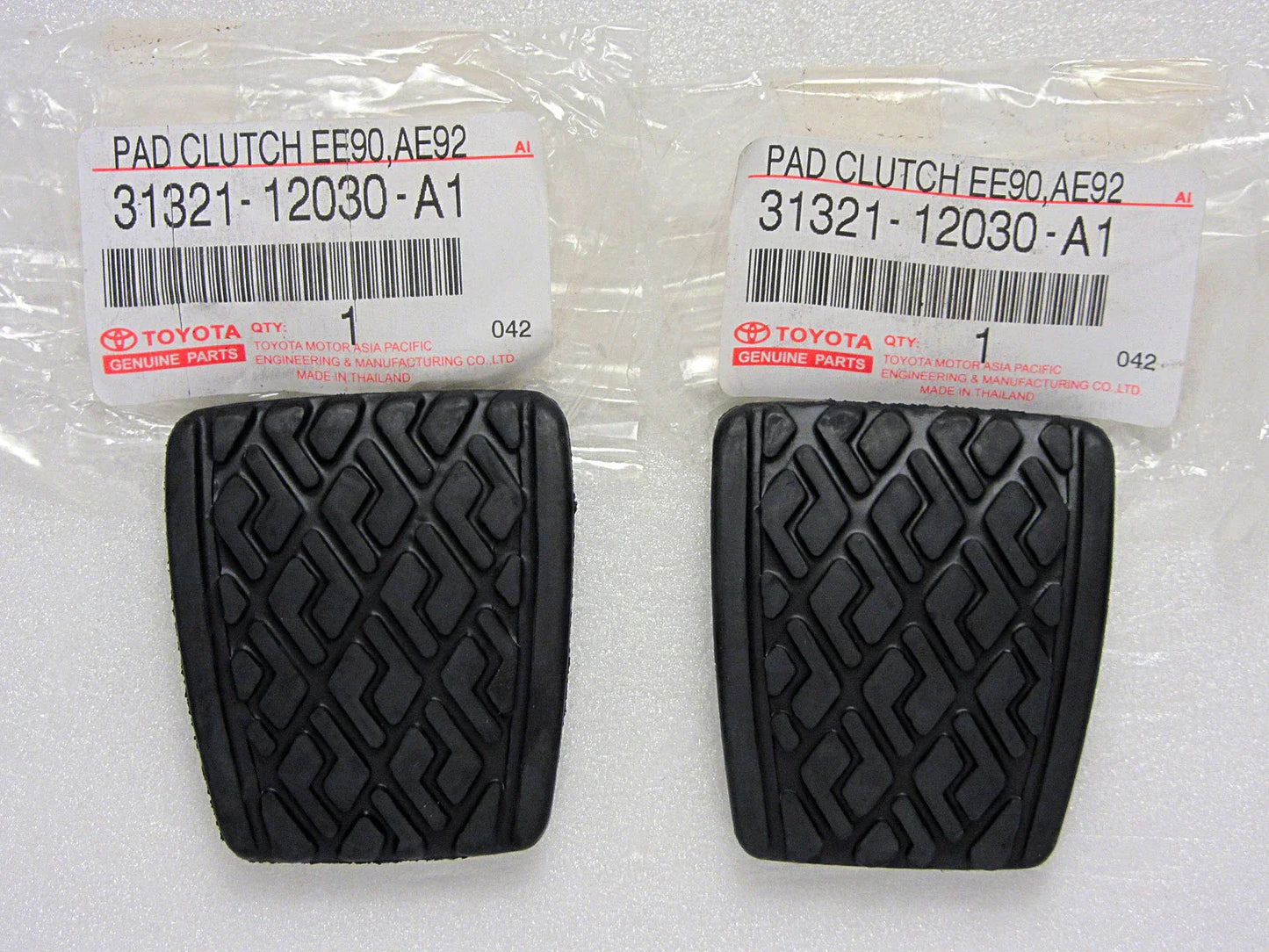 Genuine Clutch Brake Pedal Pads for Toyota Corolla KE70 TE71 AE80 AE86 EE90 EE92 (1970-1992)