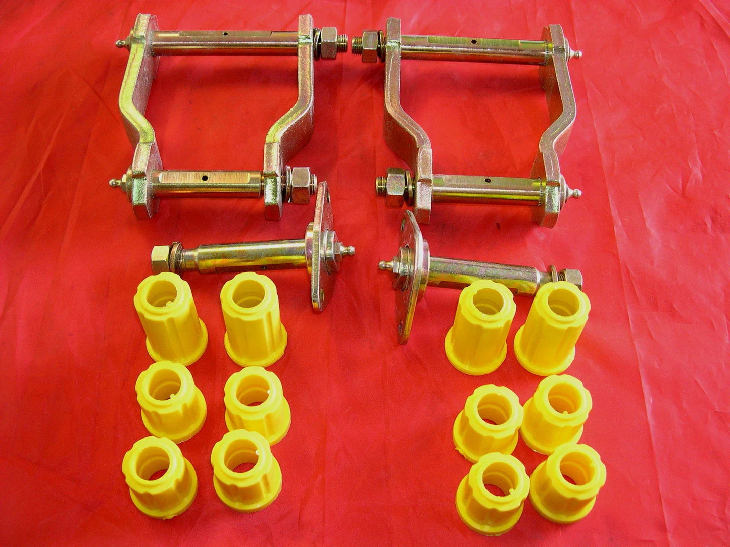Greaseable Extended Front Shackles + Pins & Poly Bushes for Hilux RN105-RN106