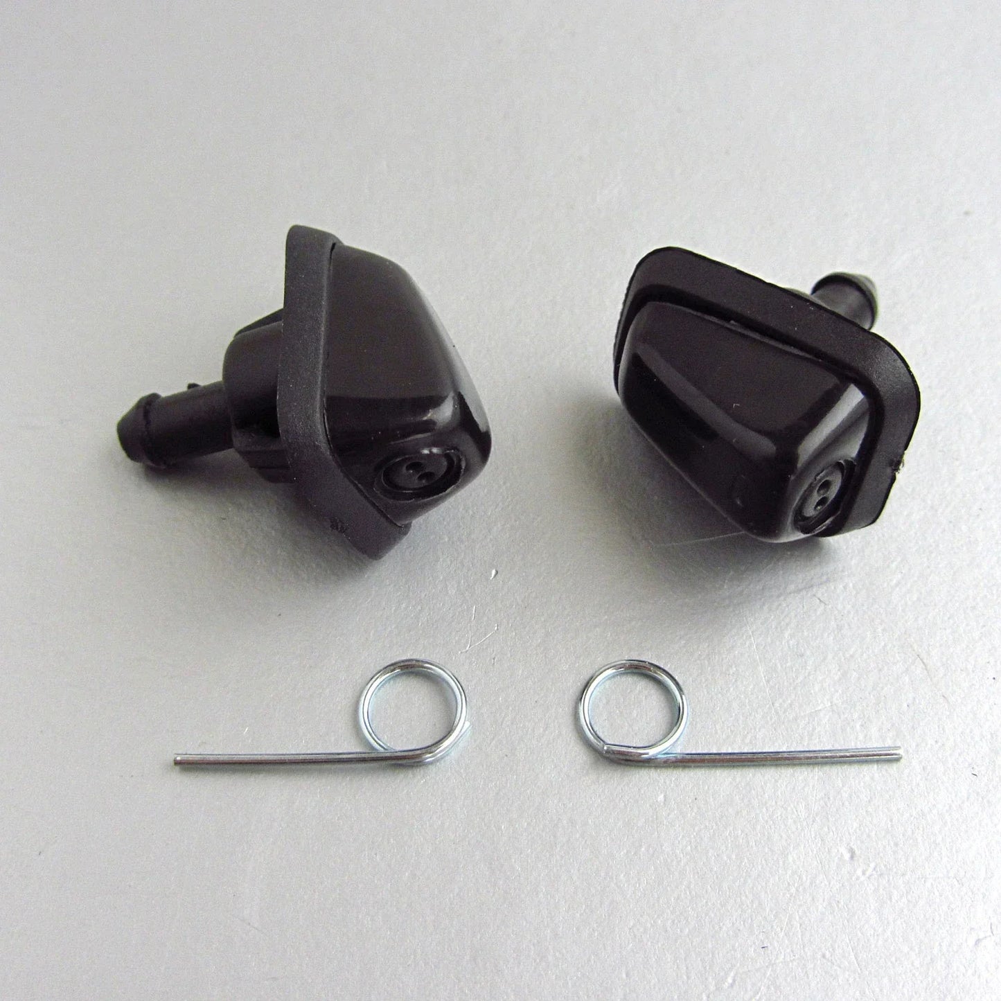 2 x Isuzu TF TFR Holden Rodeo Vauxhall Brava Windshield Washer Nozzles (1997-2004)