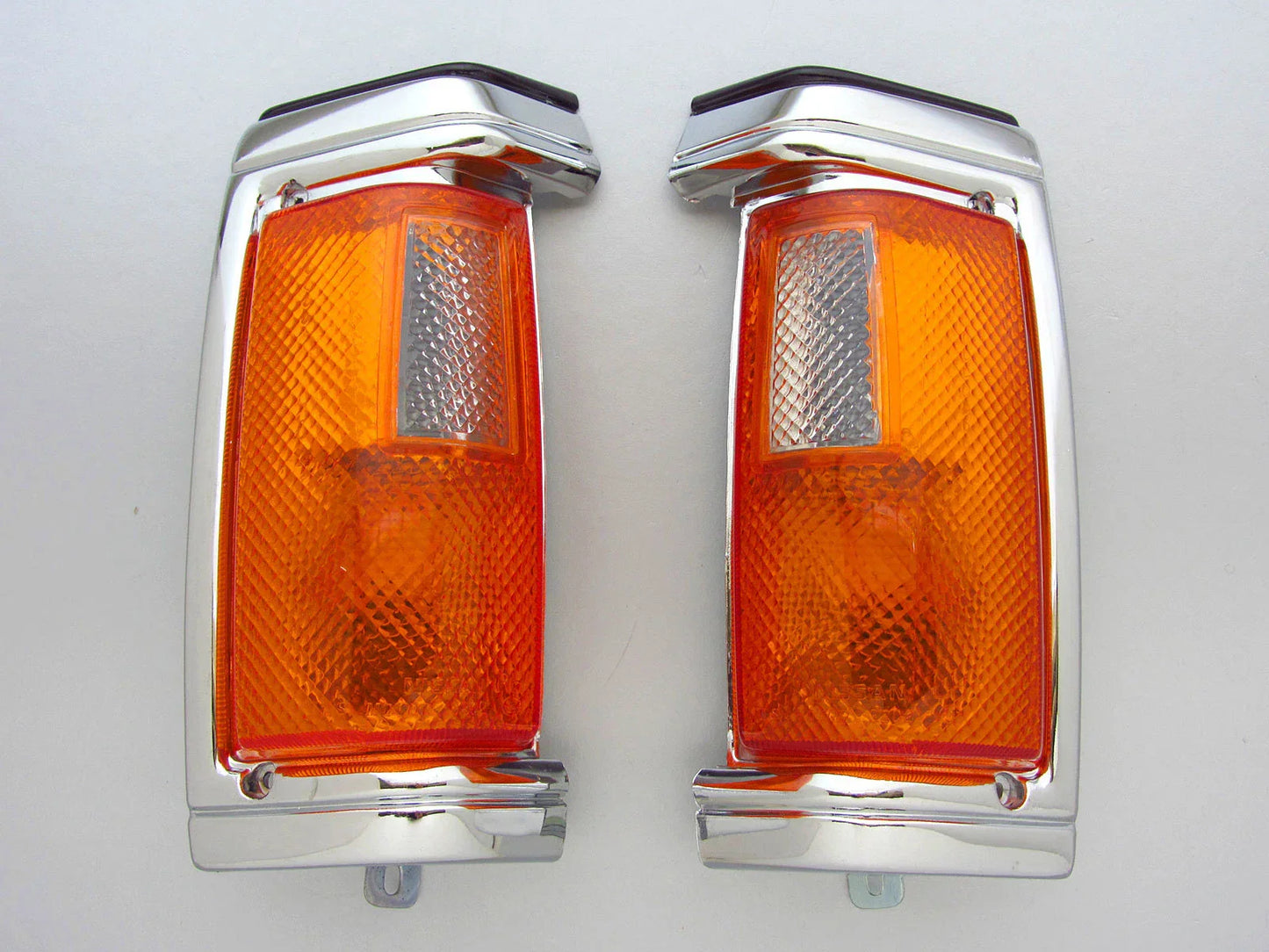 Chrome Corner Light Signal Indicators for Nissan Navara D21 (1990-1992)