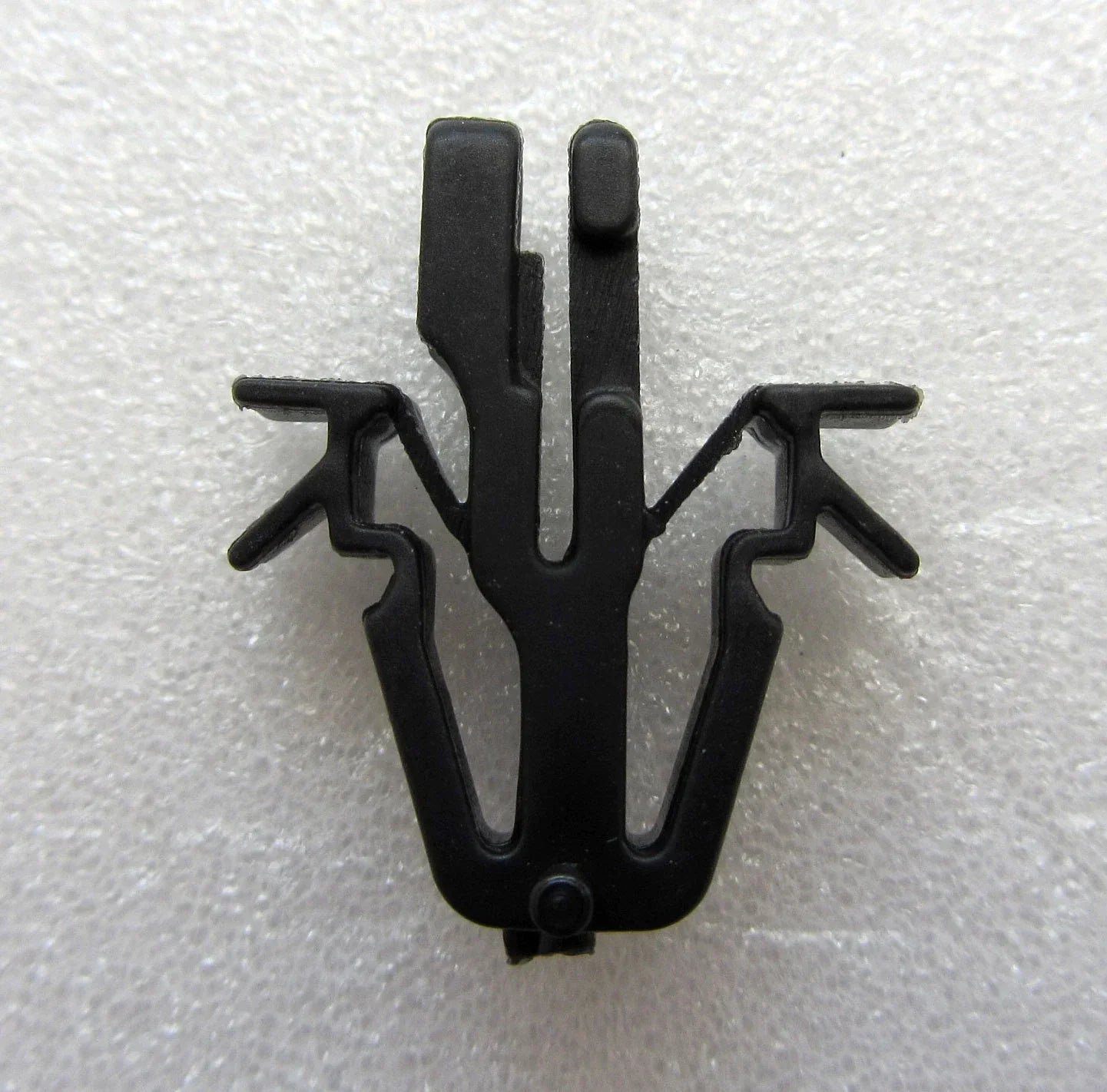 Grill Lock Clip 10 x for 1983-1988 Toyota Hilux Hero LN50
