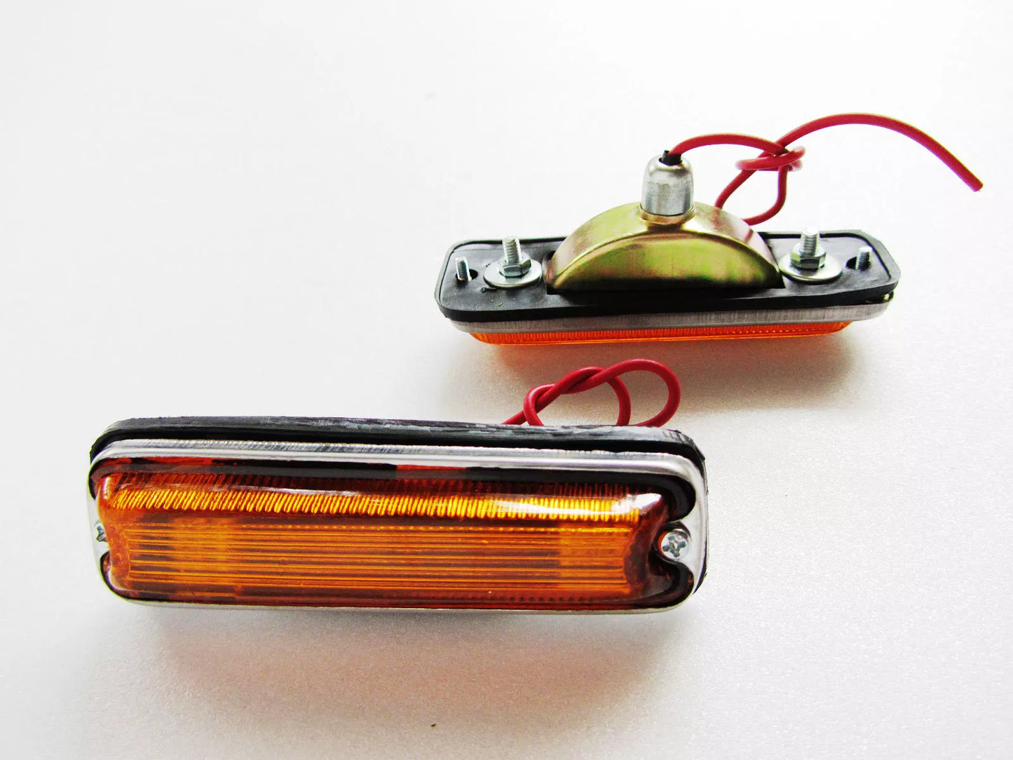 Side Marker Lights for 68-72 Toyota Hilux RN10 (1968-1972) - New Pair