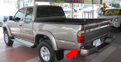 Rear Reflectors for 1997-2005 Toyota Hilux 4WD 4x4 4Runner SR5 (2 x New)