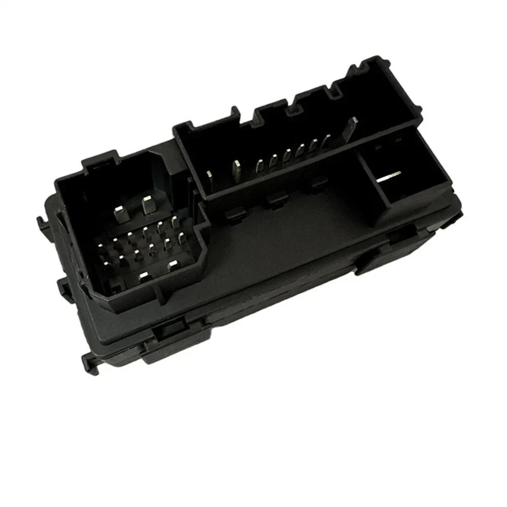 Fuse Box Relay Module for Hyundai Santa Fe (2013-2017)
