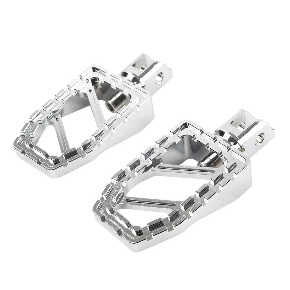 CNC Front Floorboards Foot Pegs for Harley Softail Fat Boy Low Rider (2018-2023)