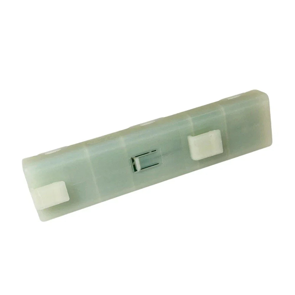 Fuse Connector 68140666AA, 68230877AA, 68239562AA for Dodge Chrysler Jeep 300 (200-200)
