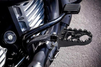 Wide Foot Pegs MX Style for Harley Dyna Sportster Iron 883 Fatboy Bobber (2004-2023)