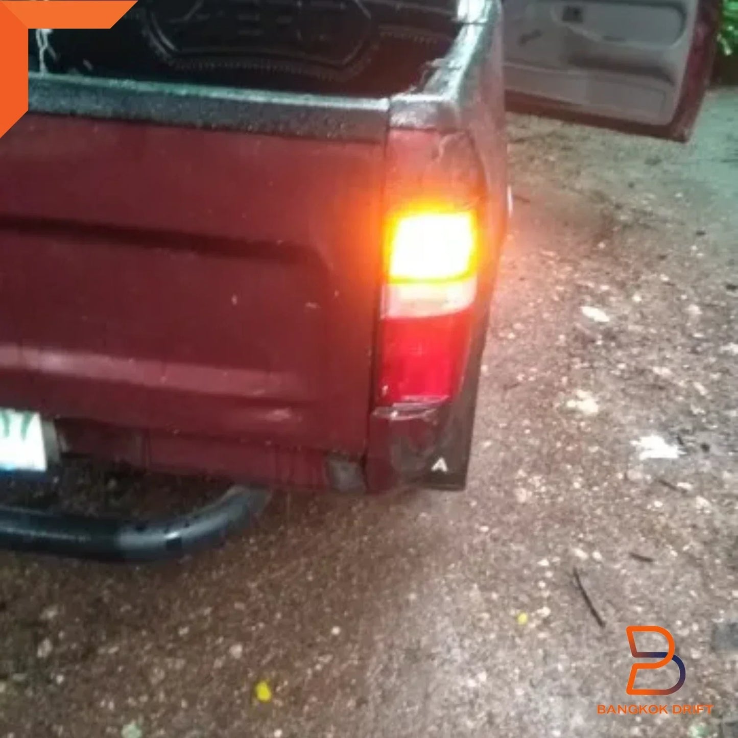 Rear Tail Lights for Toyota Hilux Ute LN106 LN85 LN90 RN85 (1988-1997)
