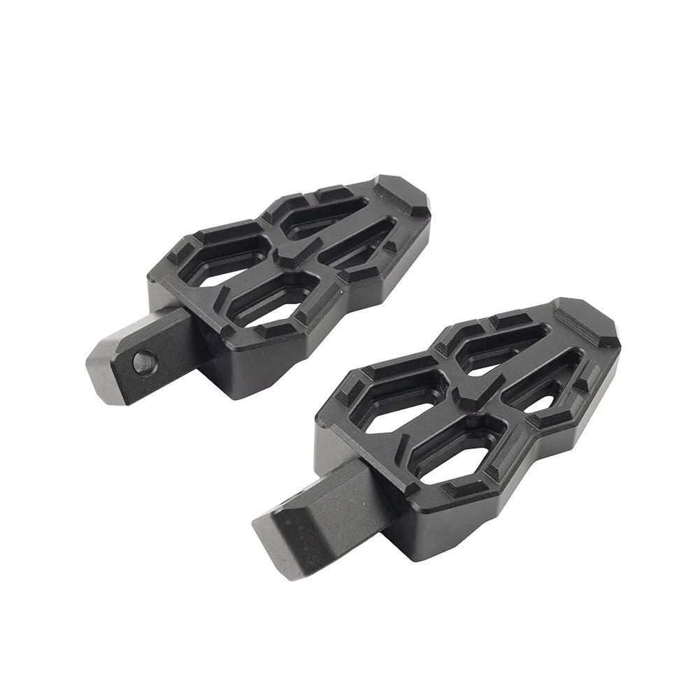 Rear Foot Pegs for QJMotor 350 400, Benelli TNT 600 300 302S (2015-2023)