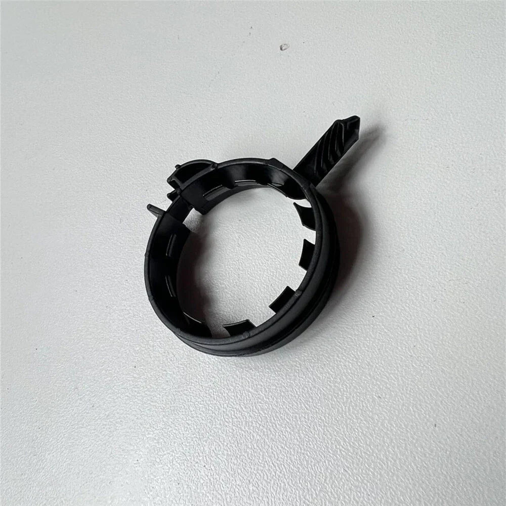 Upper Radiator Hose Clip for 2005 Chevrolet Silverado SS (2005)