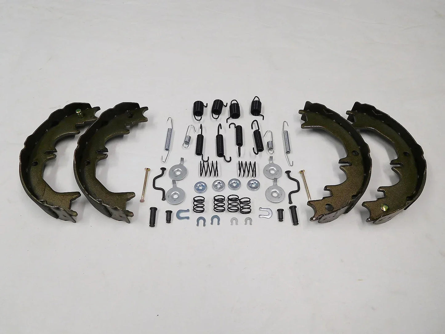 Hand Brake Shoes & Spring Clips for Land Cruiser 100 Series (1997 - Present)