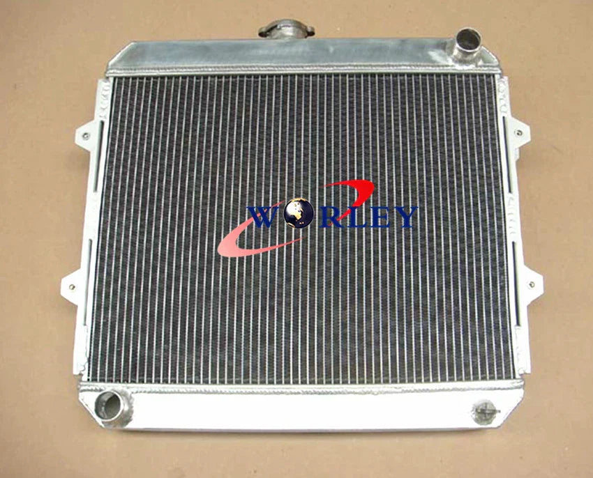 3 Core Aluminum Radiator + Red Hose for HILUX RN105 RN106 RN130 (1995-2005)