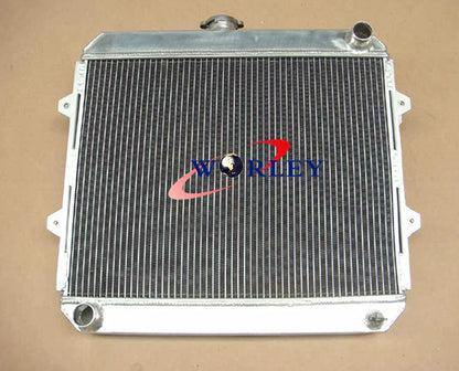 3 Core Aluminum Radiator + Red Hose for HILUX RN105 RN106 RN130 (1995-2005)