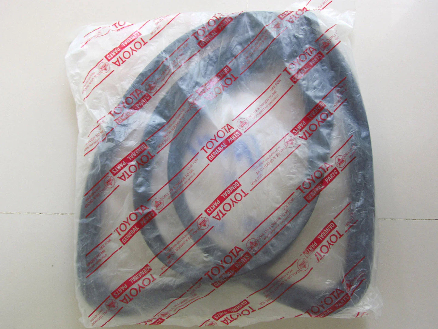 Front Windshield Rubber Weatherstrip Seal for Toyota Hilux RN30 LN40 (79-83)