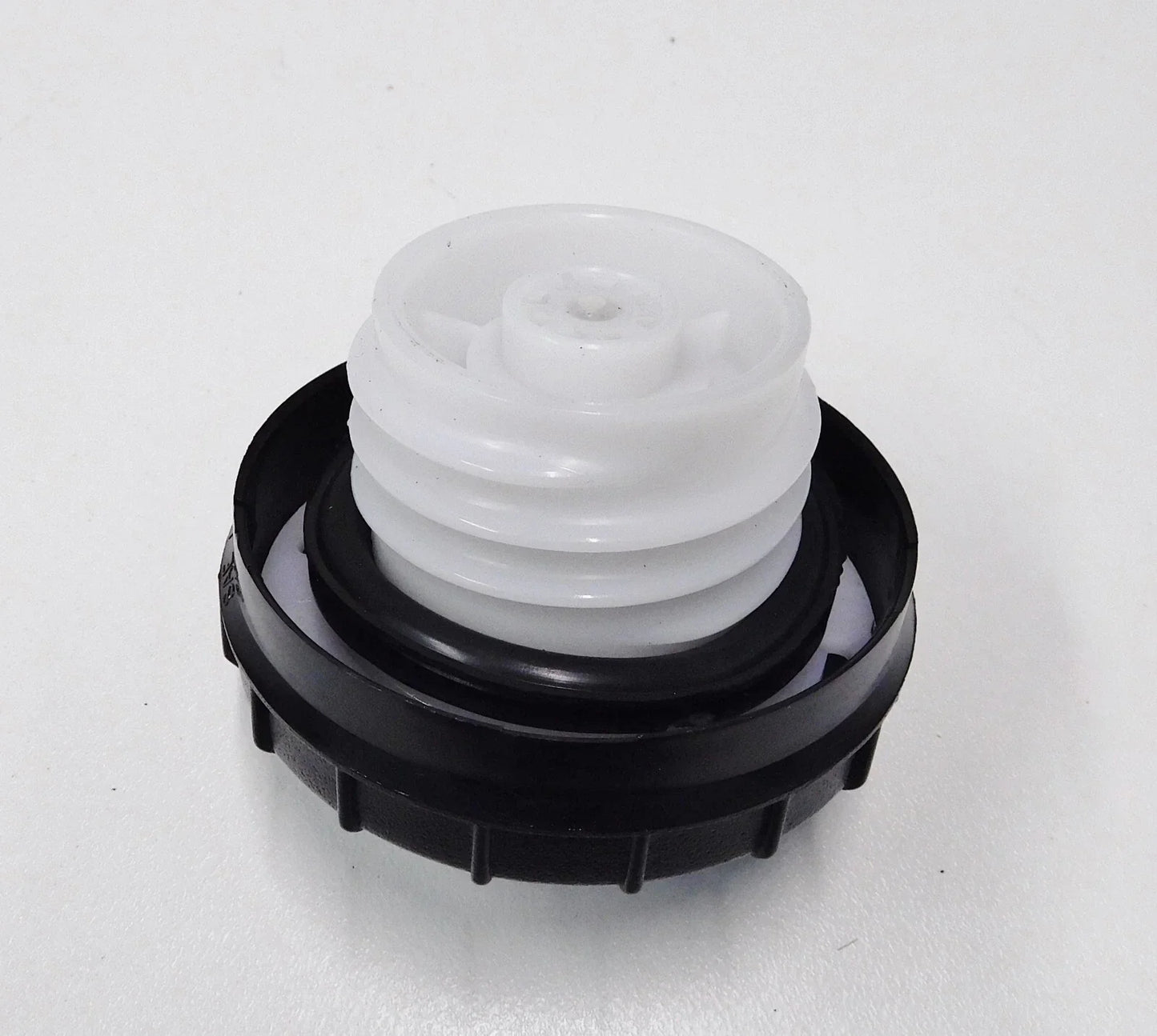 Large Thread Non-Locking Fuel Cap 45mm for Holden Rodeo