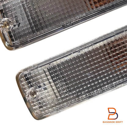 Front Bumper Turn Signal Light for Toyota Hilux UTE LN85 LN95 LN106 (1985-2005)