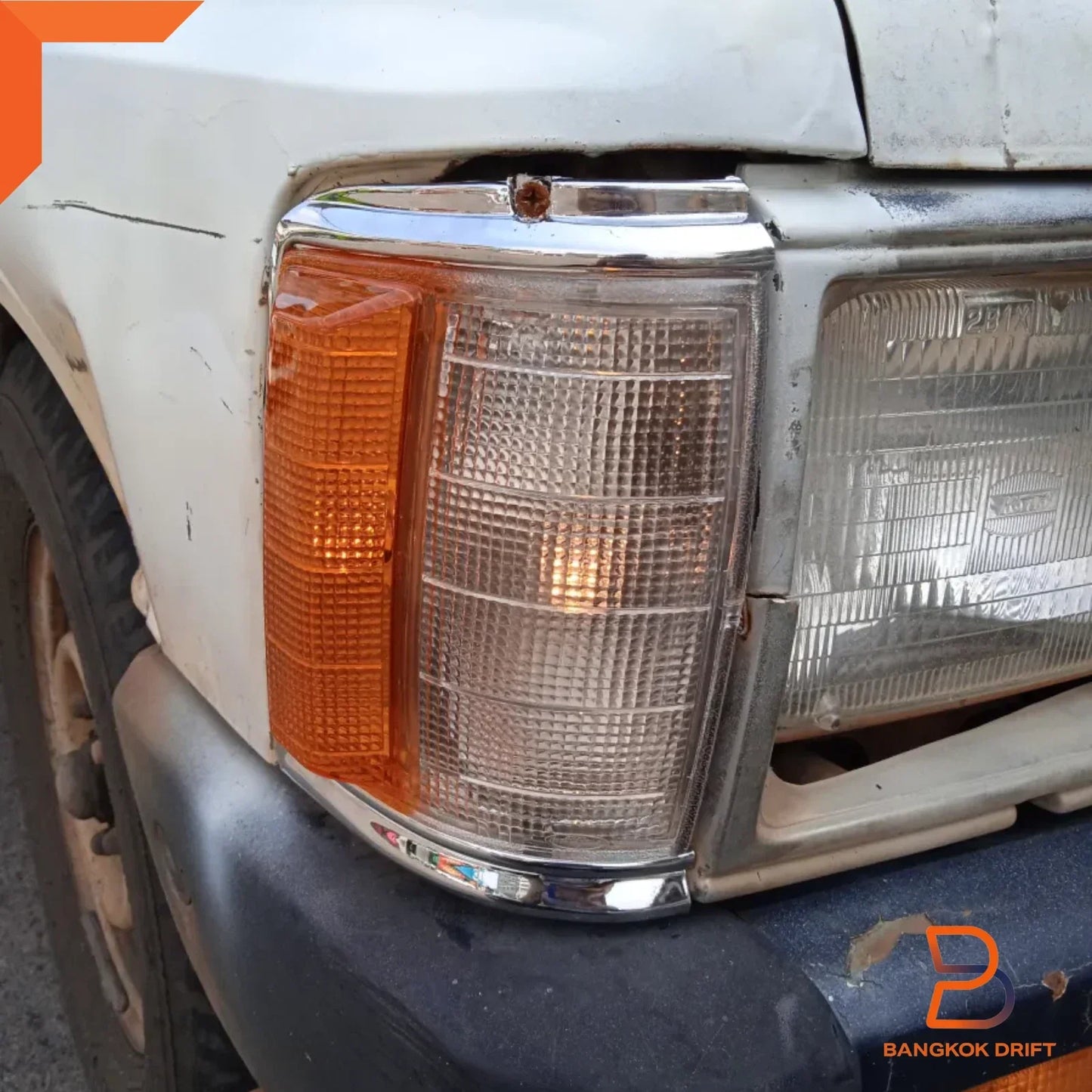 Side Repeater Light Lamp Chrome Rim for Toyota Hilux LN60 LN65 (2015-2020)
