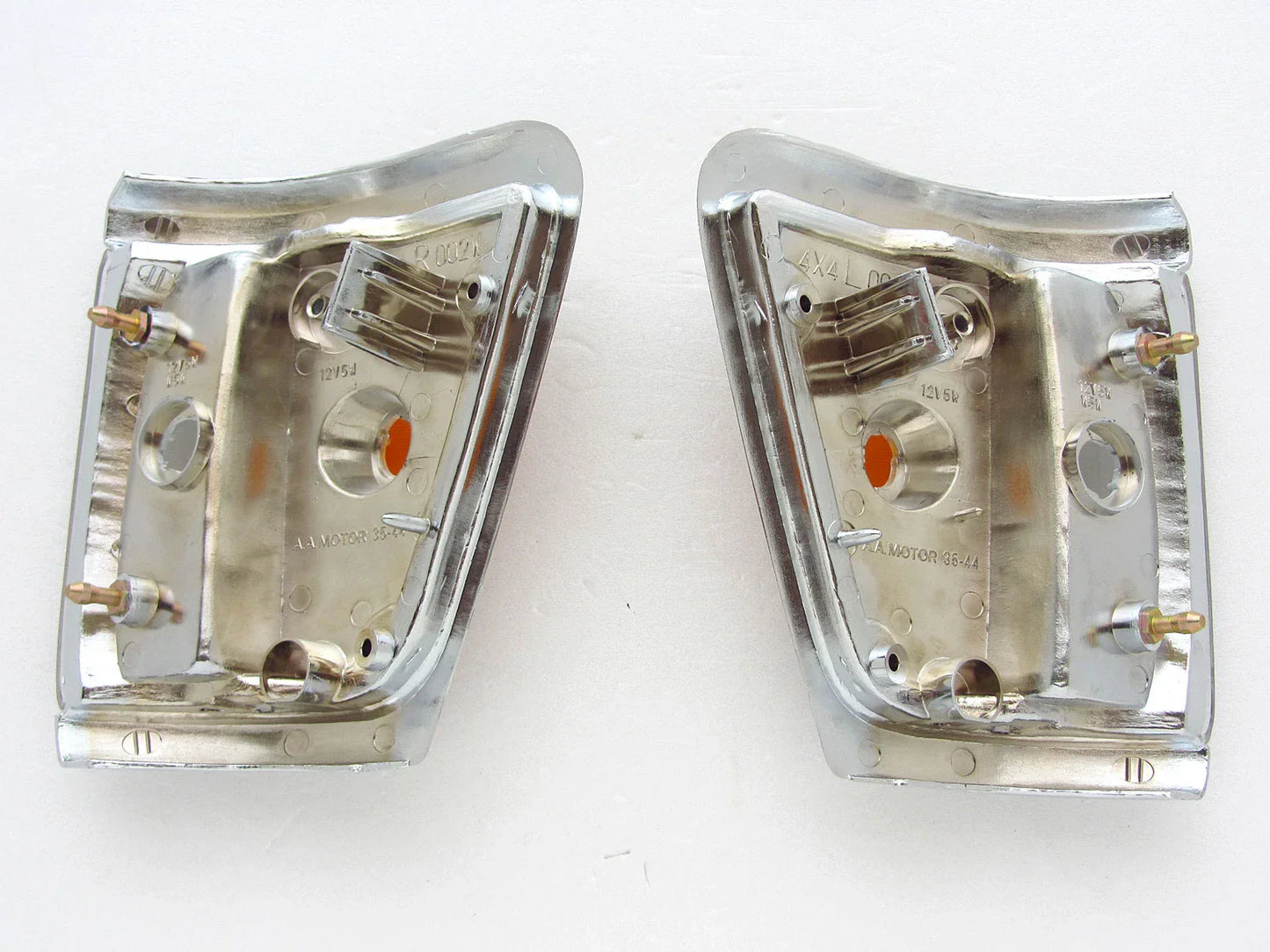 Chrome Indicator Corner Lights for 88-97 Toyota Hilux LN106 4WD (88-97)