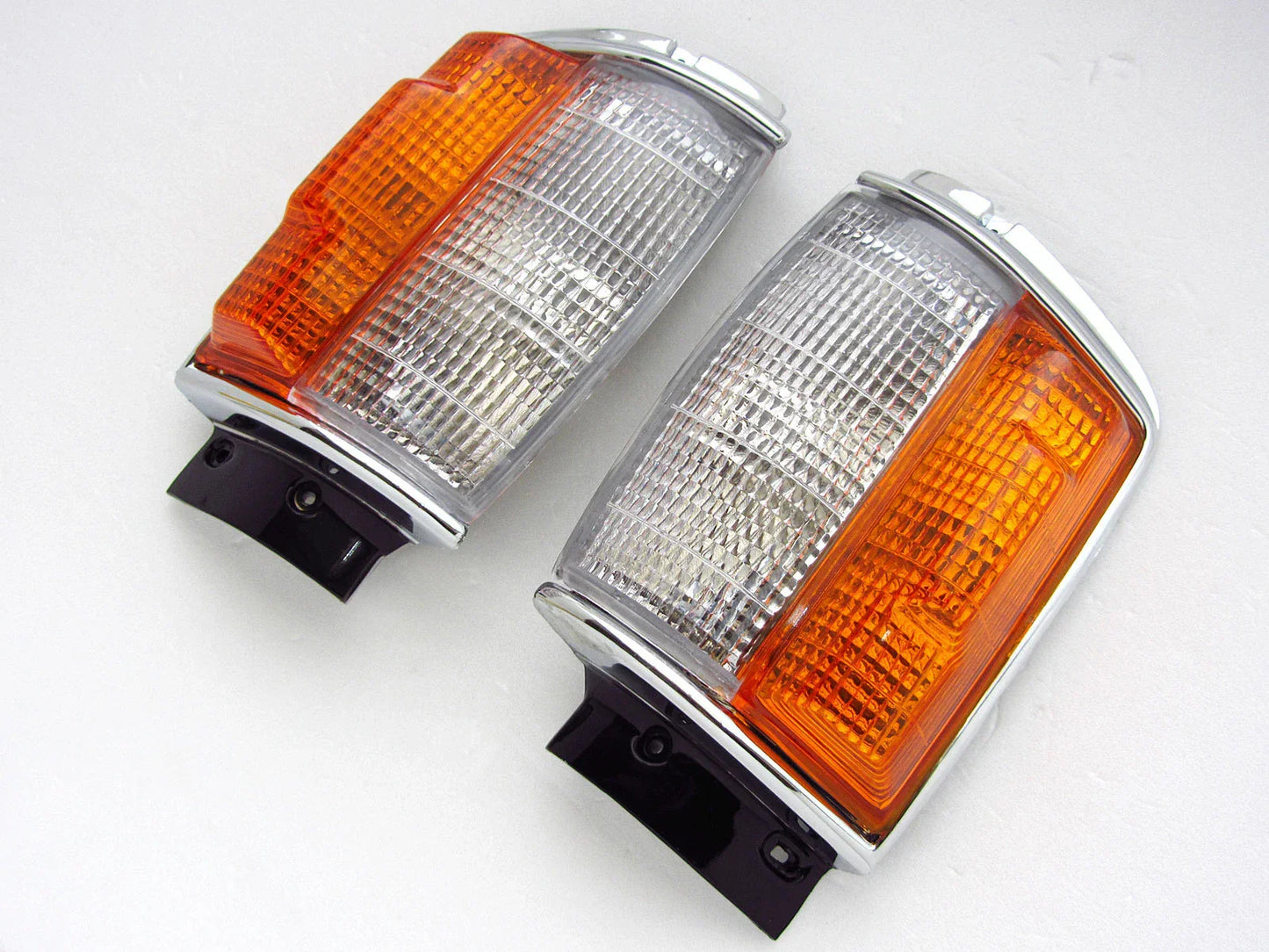 Chrome Corner Indicator Lights for 1983-1988 Toyota Hilux 4WD LN60 (2 x)