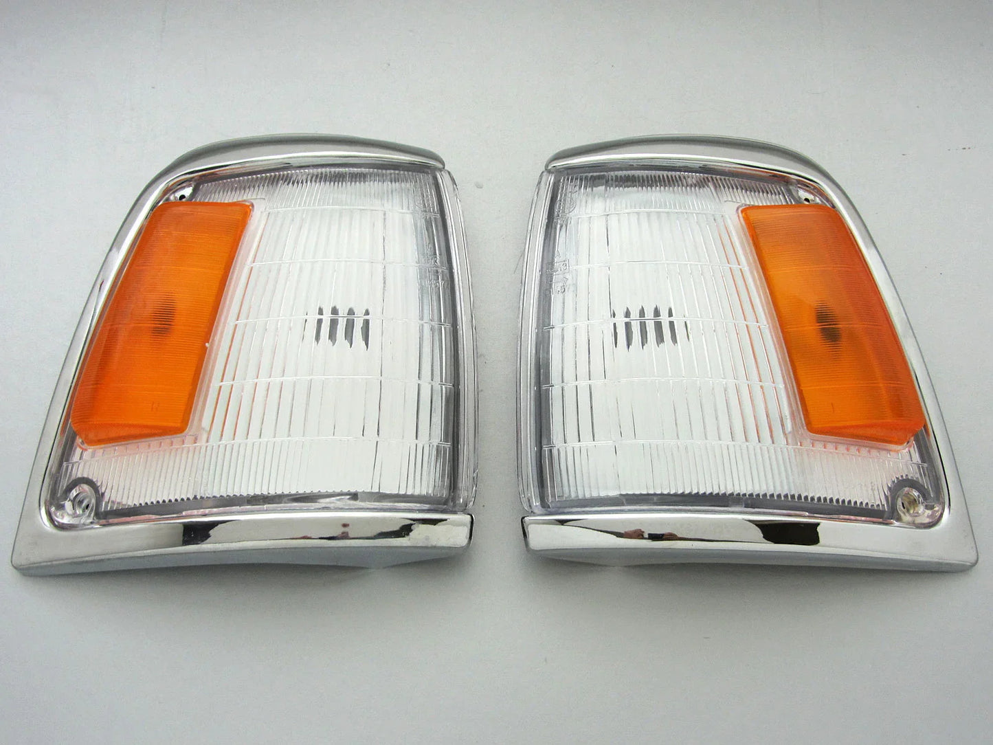Chrome Indicator Corner Lights for 88-97 Toyota Hilux LN100 2 x 2WD