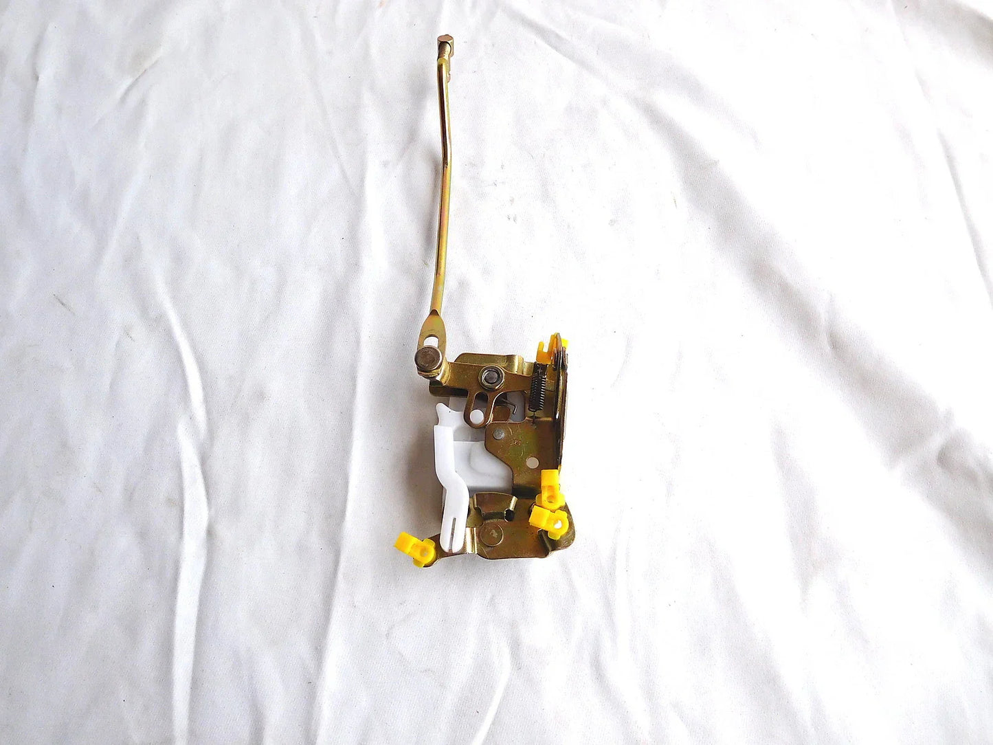 Left Hand Front Door Catch Lock for Holden Rodeo TF, R7, R9 (1988-2002)