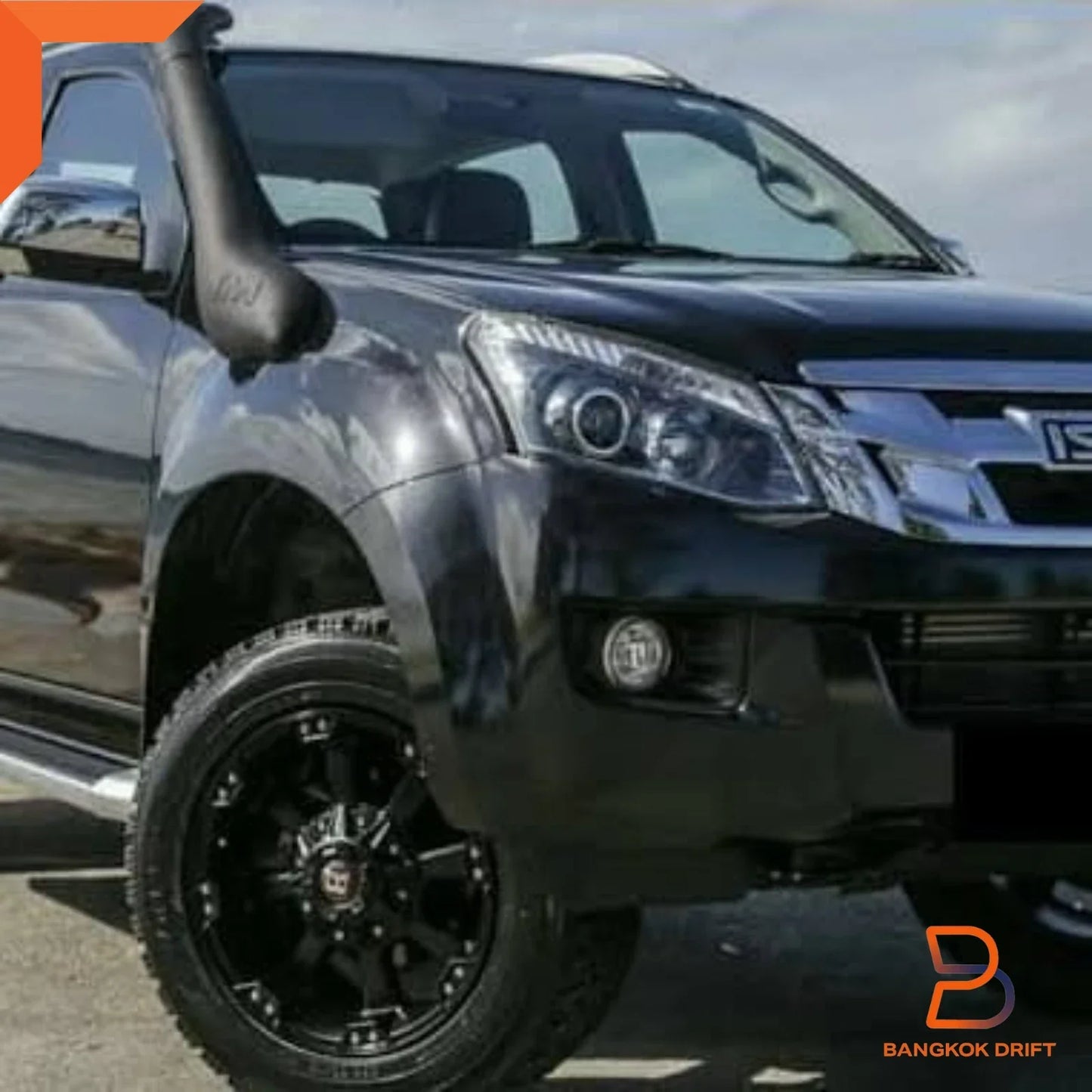 Black Projector Headlights for Isuzu D-Max Pickup (2012-2015) -  H11 HB3