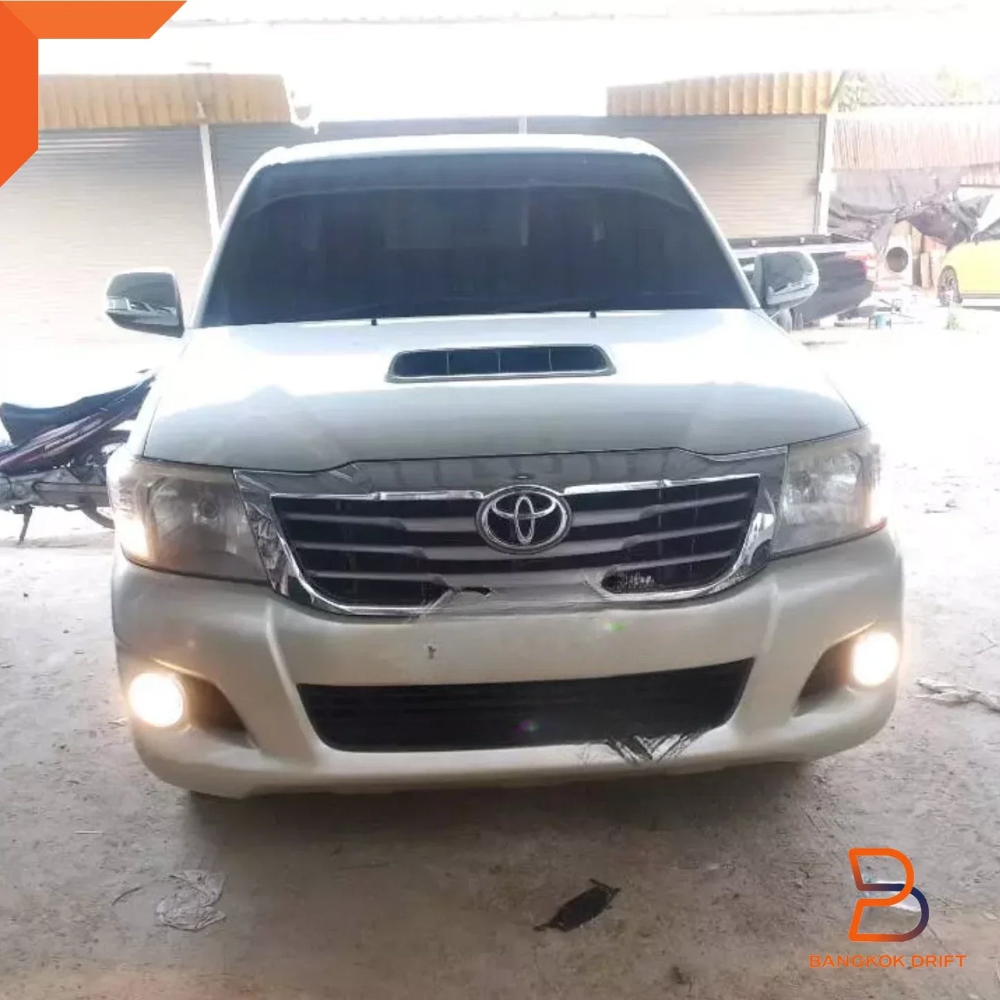 Fog Light for Toyota Hilux Ute (2011-2014) - E4 DLAA Chrome Trim