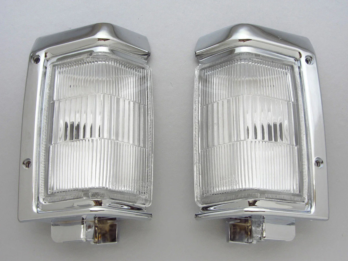 Chrome Corner Light Signal Indicators for Nissan Navara D21 Pickup (1995-1997)
