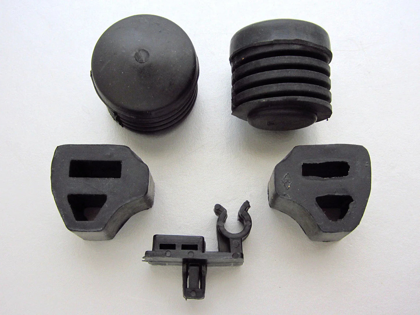 Isuzu TF TFR Trooper Holden Rodeo Hood Bonnet Rubber Bumper & Prop Rod Clamp