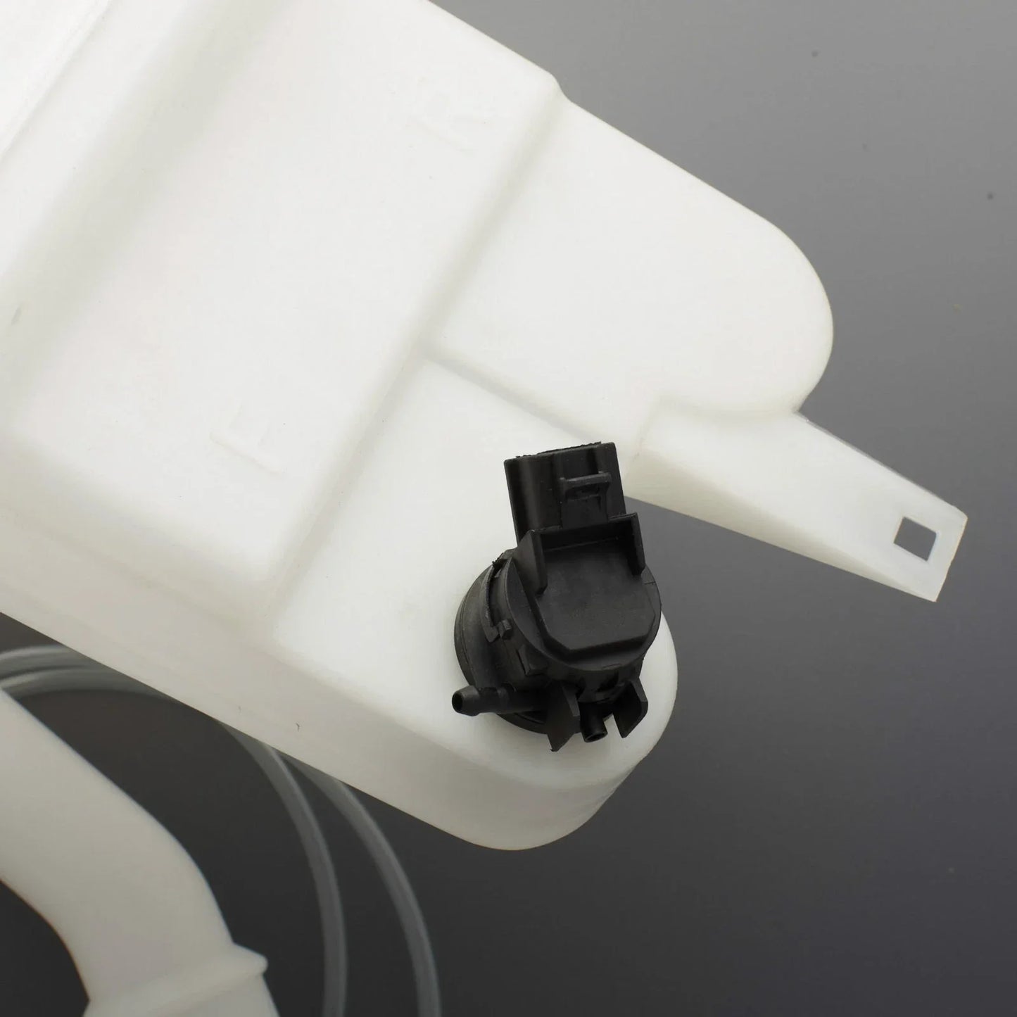 Windshield Washer Tank for 05-12 Toyota Hilux SR5 Vigo (2005-2012)