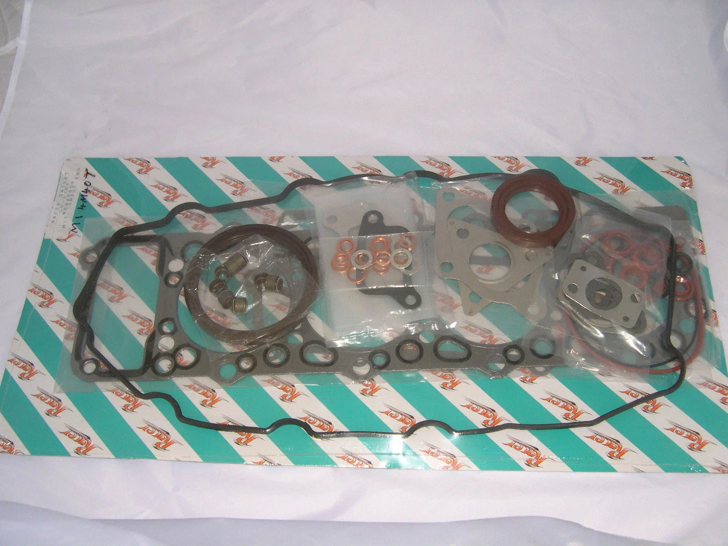 O/H Gasket Set with Head Gasket for Mitsubishi Pajero 4M40T 2.8 Diesel (1997-2000)