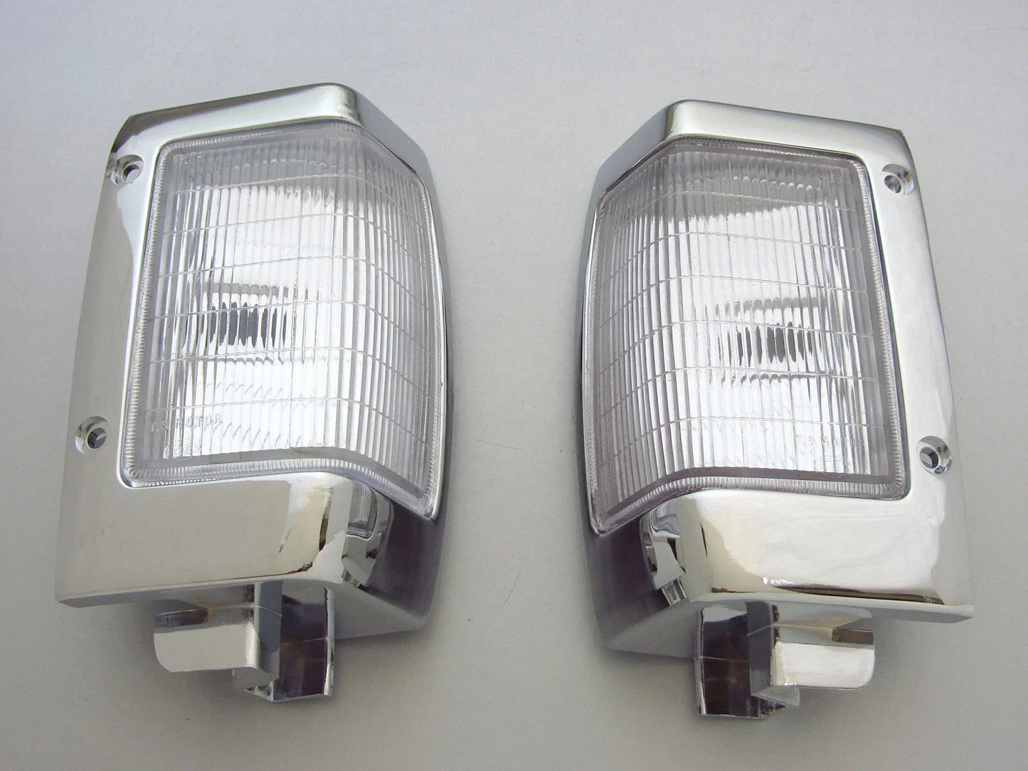 Chrome Front Corner Light Signal Indicator for Nissan Navara D21 (1992-1997)