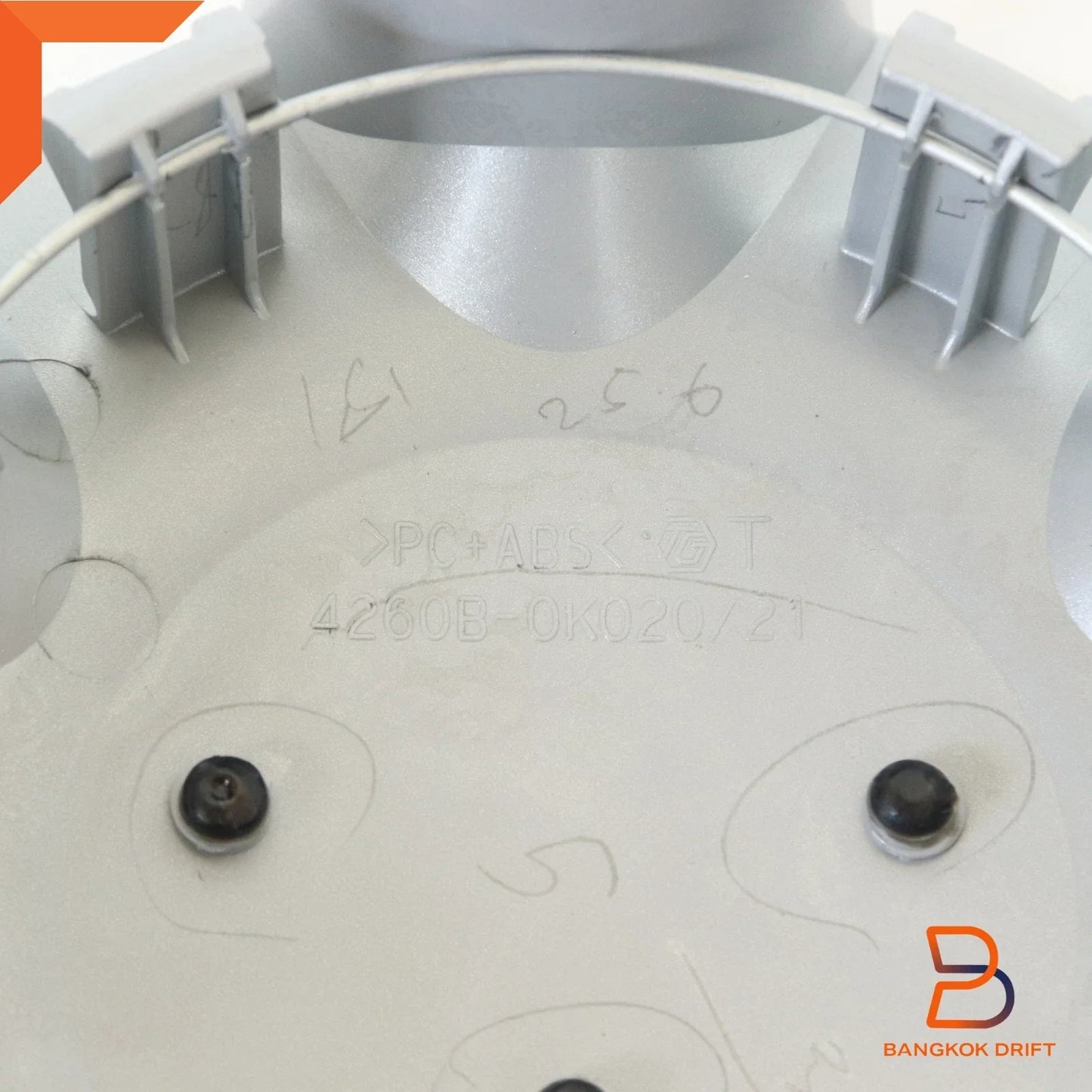 OEM Wheel Hub Center Cap Cover for Toyota Hilux Vigo Fortuner (2008-2012)