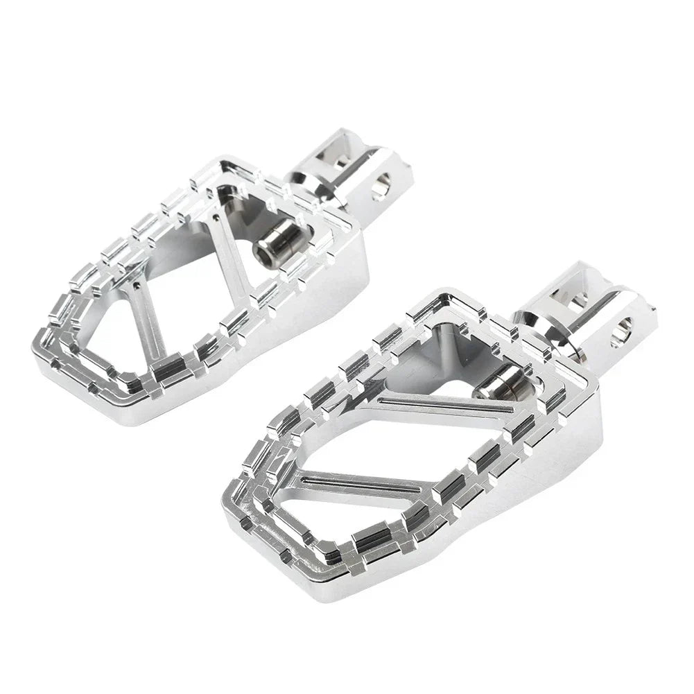 CNC Front Foot Pegs for Harley Softail Fat Boy Low Rider (2018-2023)