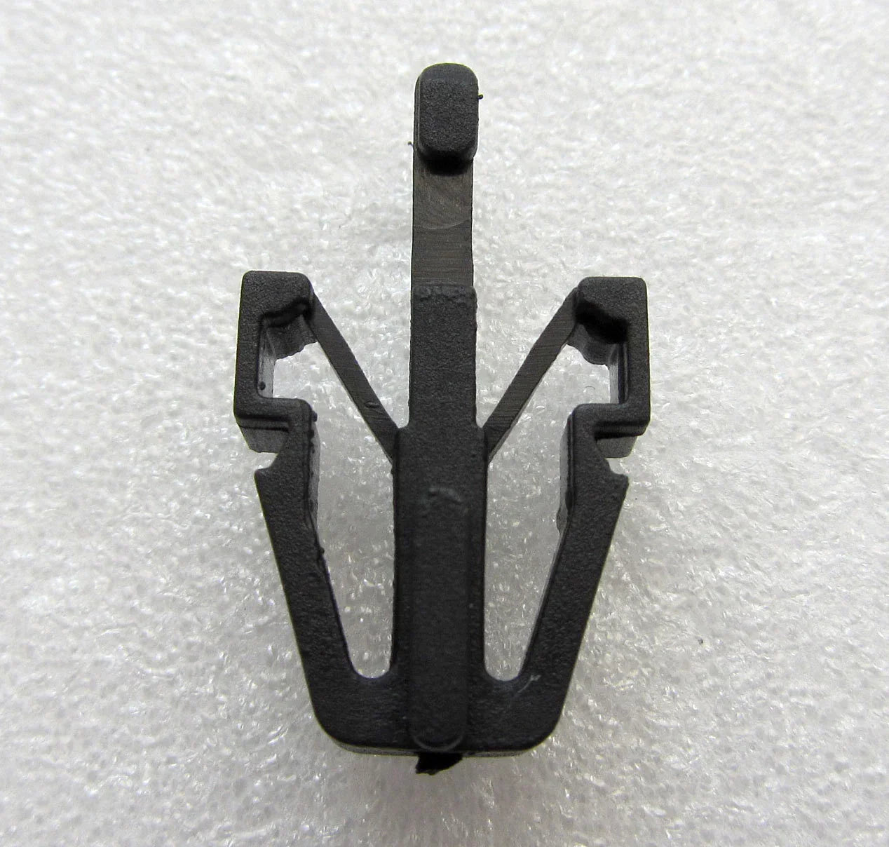 Grill Lock Clip 2 x for 97-05 Toyota Hilux Tiger LN145 LN147 LN166