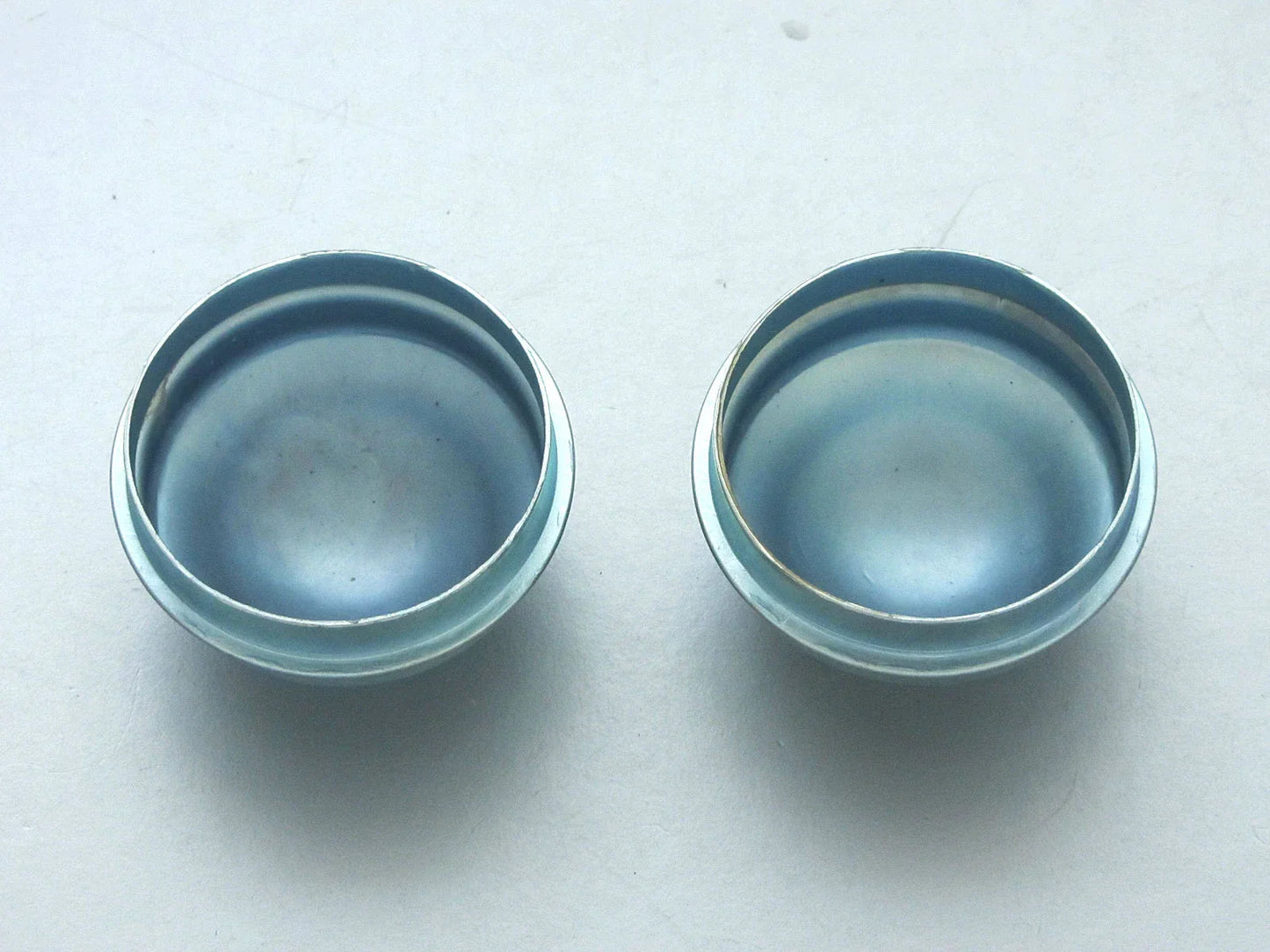 Wheel Dust Grease Caps for 85-98 Mazda Bravo B-Series B2000 B2200 B2600 Courier (85-98)