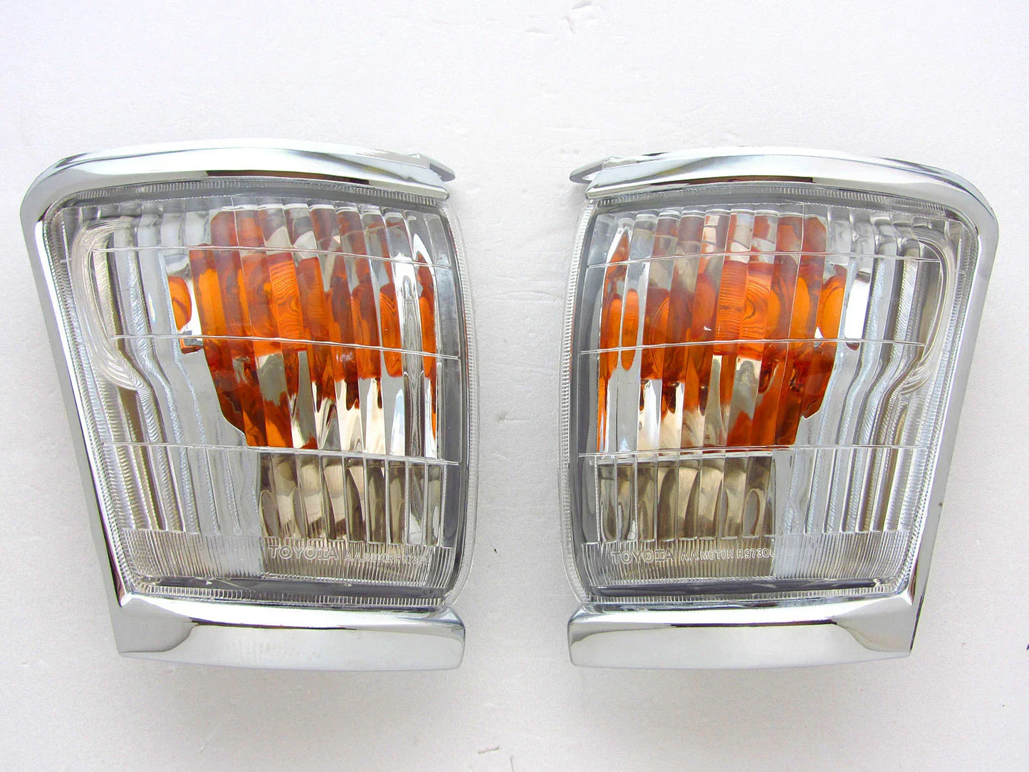 Chrome Indicator Corner Lights for 1997-2001 Toyota Hilux LN145 (2 x)