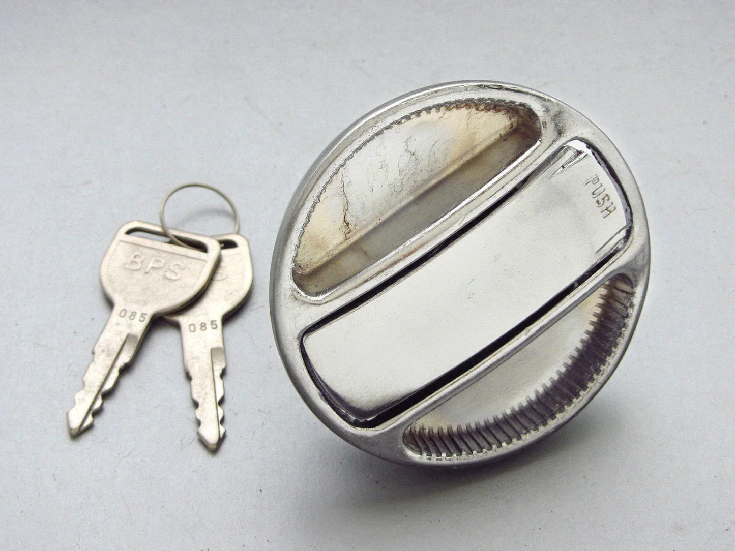 Toyota Corolla KE30 Locking Petrol Gas Fuel Cap with Key (1975-1982)