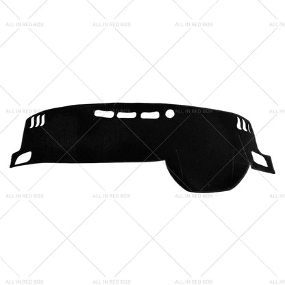 Black Non-Slip Dash Mat for Nissan X-Trail T33/Qashqai (2021-2023)