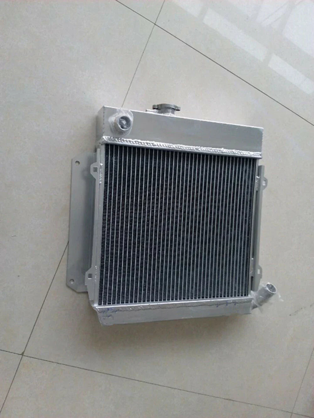 Aluminum Alloy Radiator for BMW E10 2002/1802/1602/1600/1502 TII/Turbo (1966-1977)