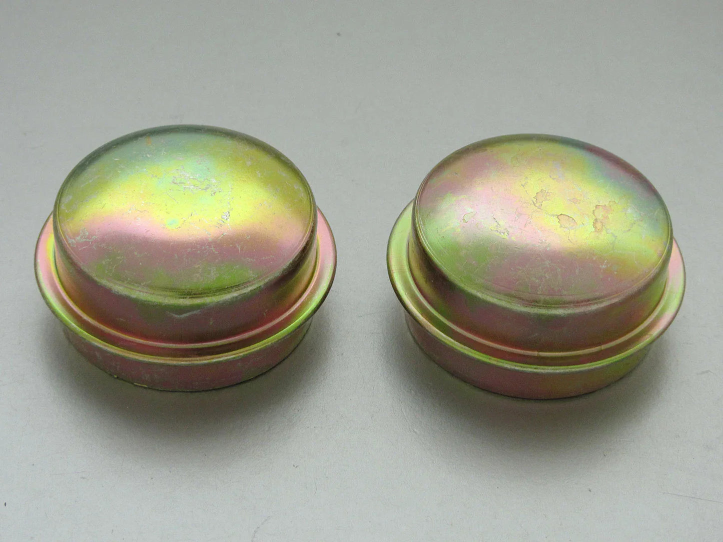 Centre Wheel Hub Axle Bearing Dust Grease Caps for Toyota Hilux RN20 RN25 (72-78)