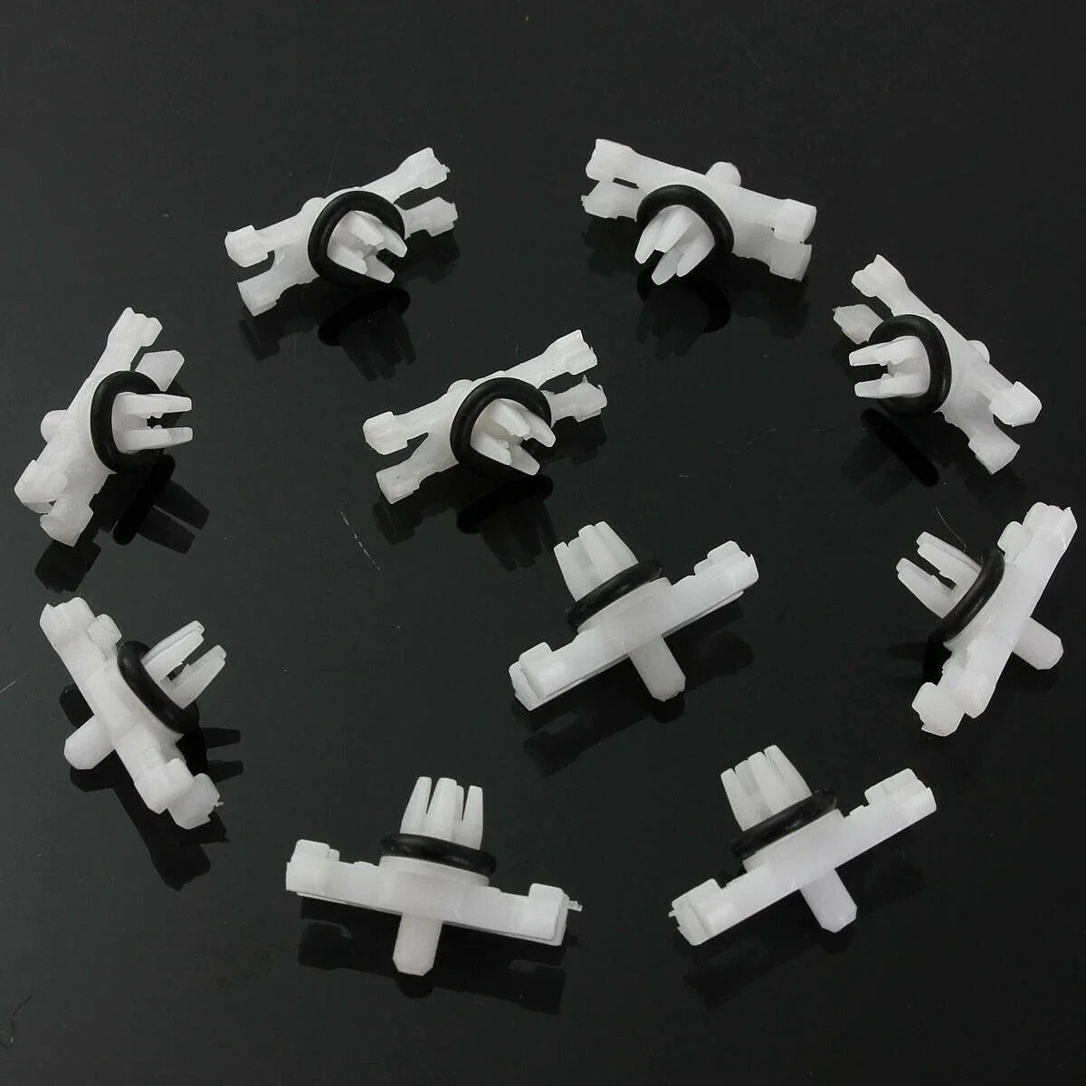 30x Roof Rain Moulding Trim Fastener Clips for BMW 3 Series E46 (1998–2014)