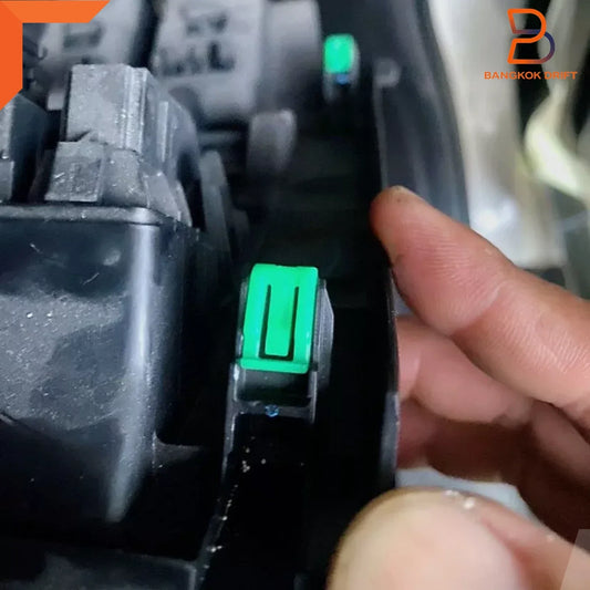 10 x Front Radio Console Dashboard Clips for Isuzu D-Max (2012-2019)