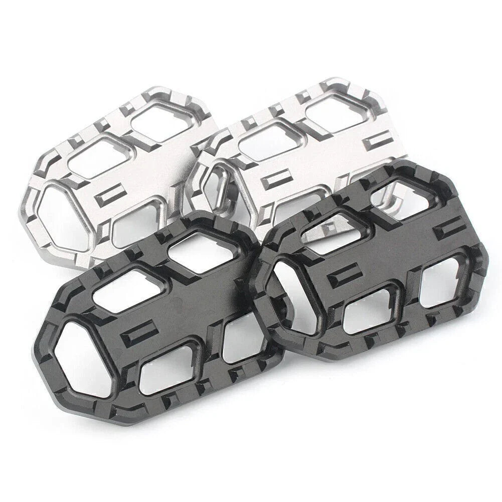 CNC Wide Foot Pegs for Kawasaki VERSYS-X300, VERSYS 650, VERSYS 1000 (2017-2023)
