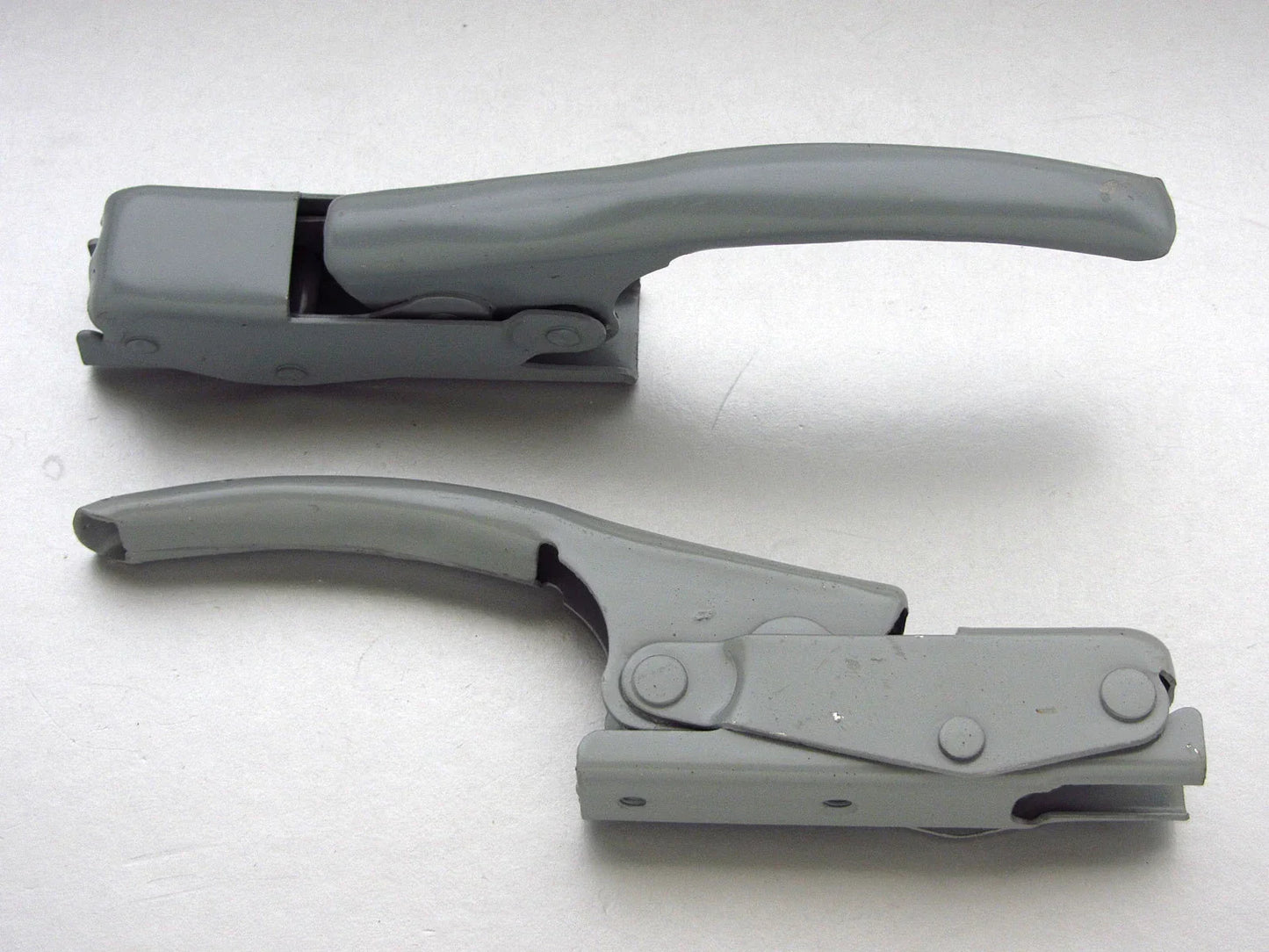 Tailgate Side Handle Locker for Nissan Navara D22 Frontier (1997-2005)